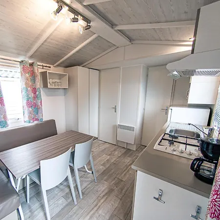 Albatross Mobile Homes On Camping Las Dunas Campingplatz Sant Pere Pescador
