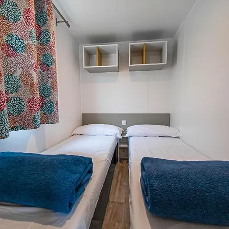 Albatross Mobile Homes On Camping Las Dunas * Sant Pere Pescador