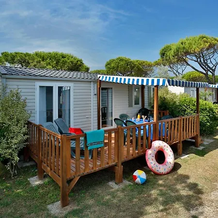 Campingplatz Albatross Mobile Homes On Camping Las Dunas Sant Pere Pescador