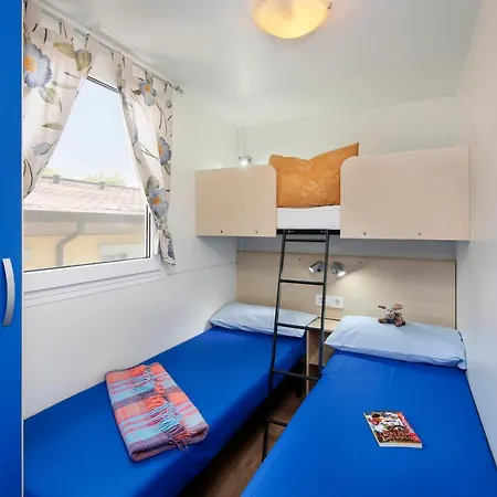 Campingplatz Albatross Mobile Homes On Camping Las Dunas Sant Pere Pescador
