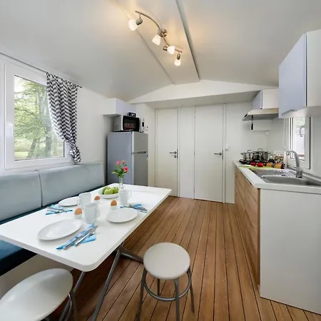 Albatross Mobile Homes On Camping Las Dunas Sant Pere Pescador